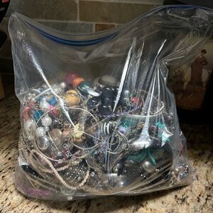 Over 4lb lot costume jewelry for ART Craft - mixed metals, beads, bling, glass